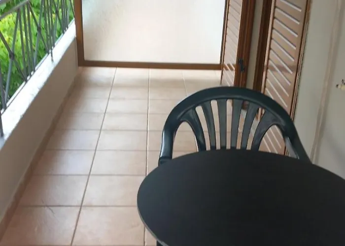 Seaside & Port Rooms-3 Min From Port!